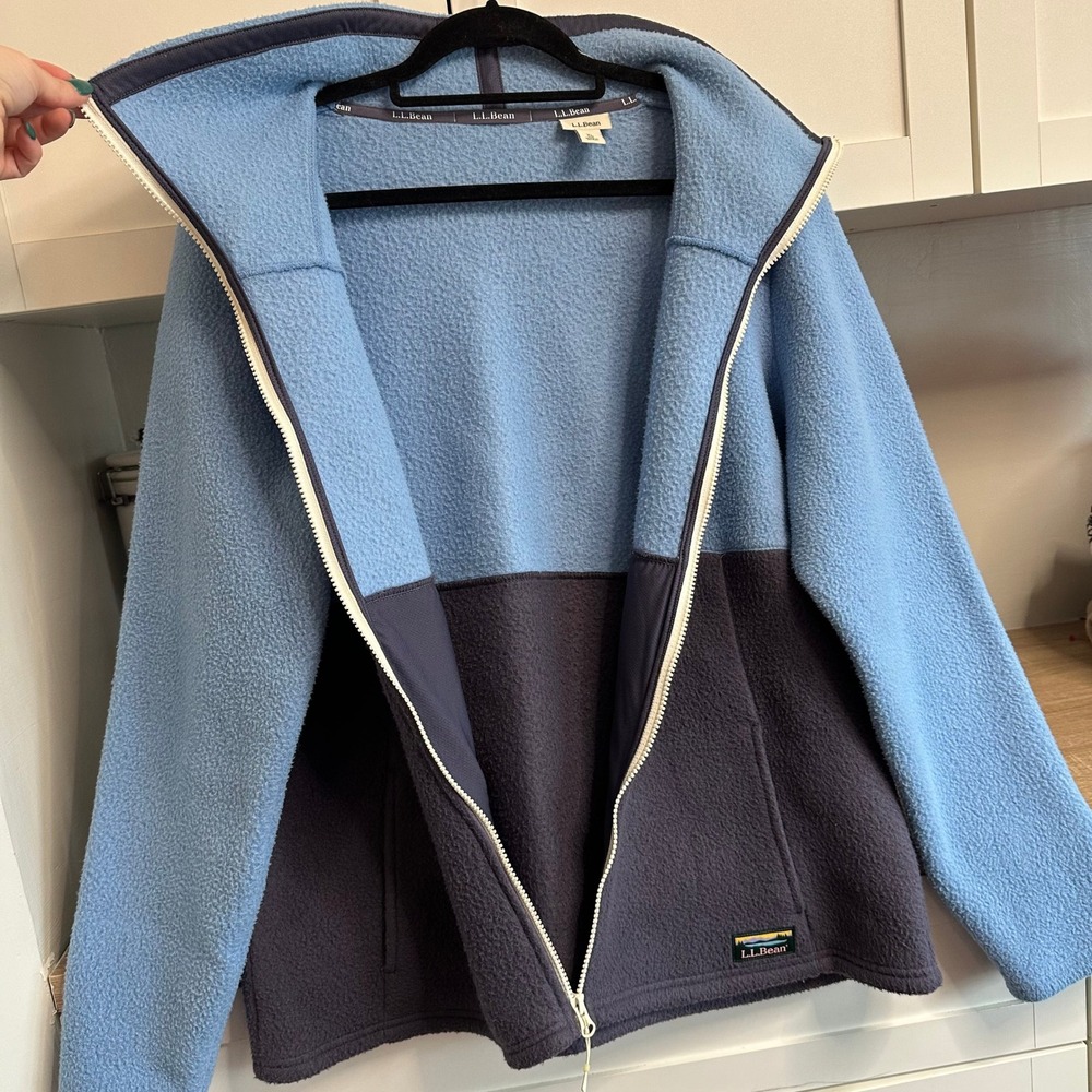 L.L. Bean Two-Tone Light Blue and Navy Fleece Jacket - Picture 8 of 10
